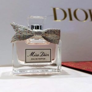 Christian Dior - Miss Dior Eau de Parfum mini. 5 ml.